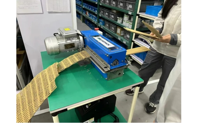 廢紙箱&ne;廢品,JP300紙板緩沖機讓它變身高質(zhì)量緩沖材料！