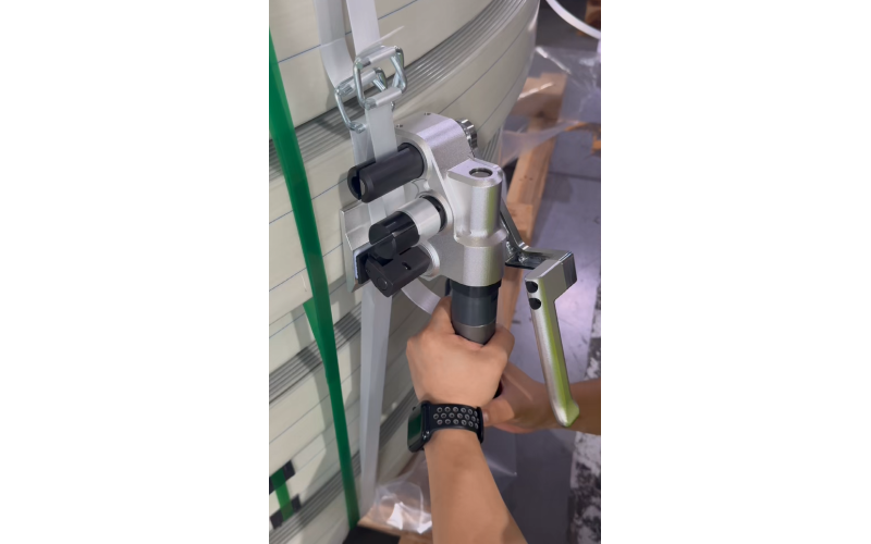 氣動打包機在化學(xué)纖維業(yè)中的應(yīng)用